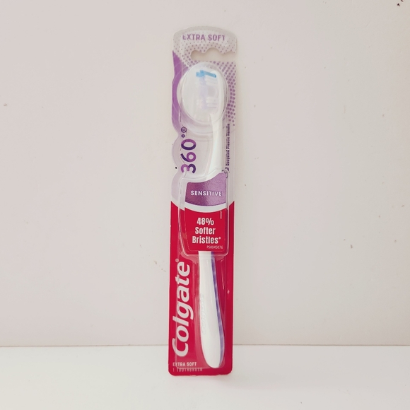 🍭7/$15 Colgate Extra Soft Toothbrush for Sensitive Teeth - Picture 1 of 9